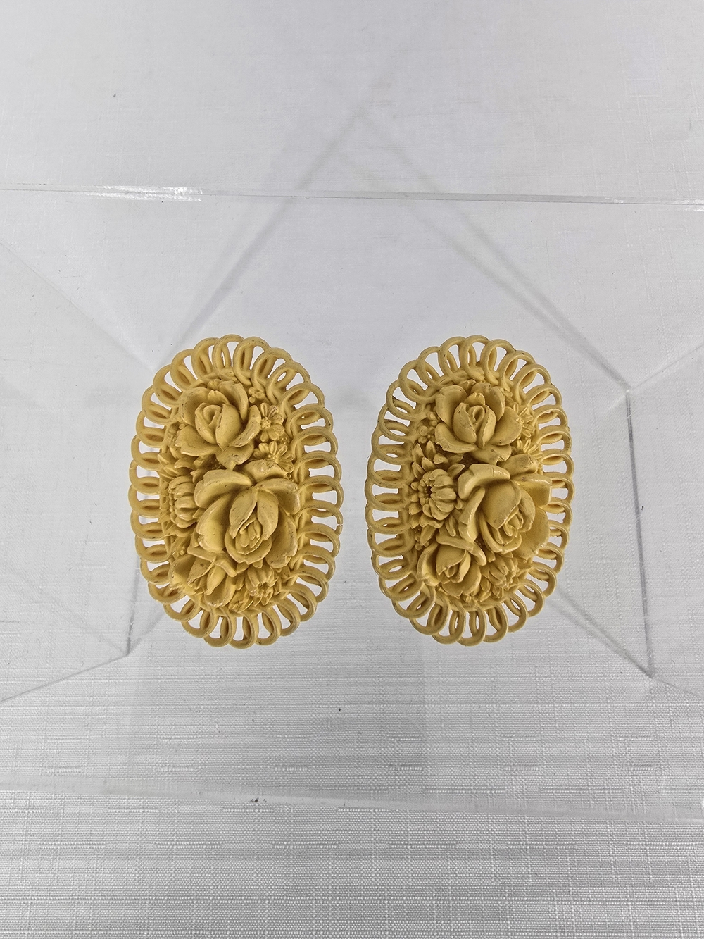 Vintage Floral Carved Oval Earrings in Mustard Yellow